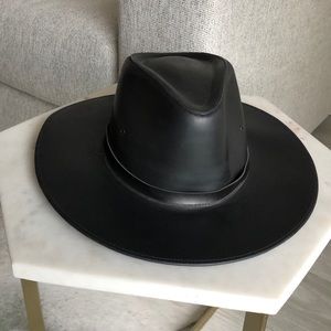 PERFECT FOR COACHELLA! Stylish Leather Hat